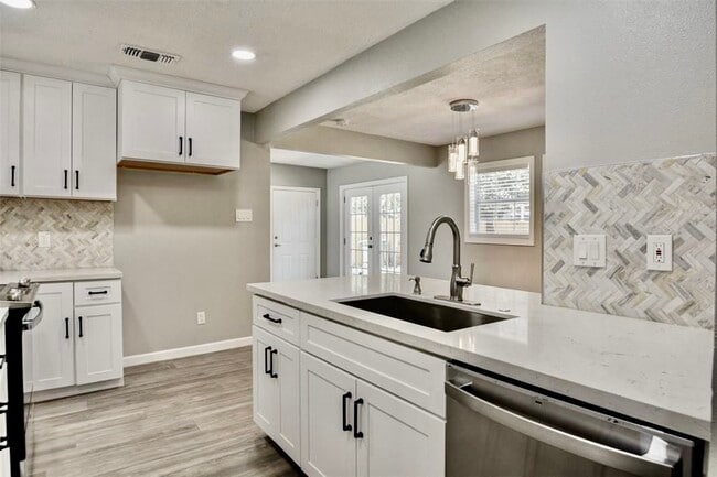 Building Photo - 7906 Hammerly Blvd