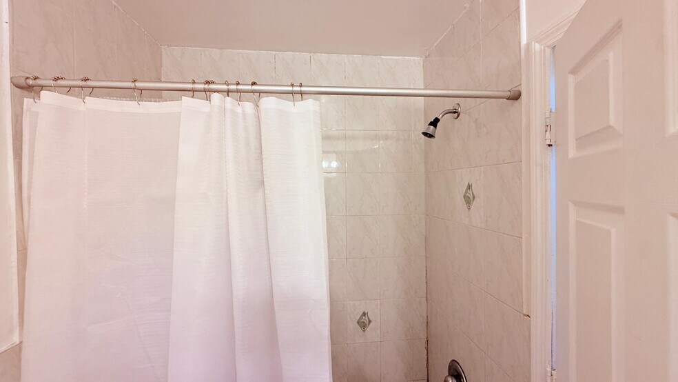 Building Photo - 710 Ocean Ave