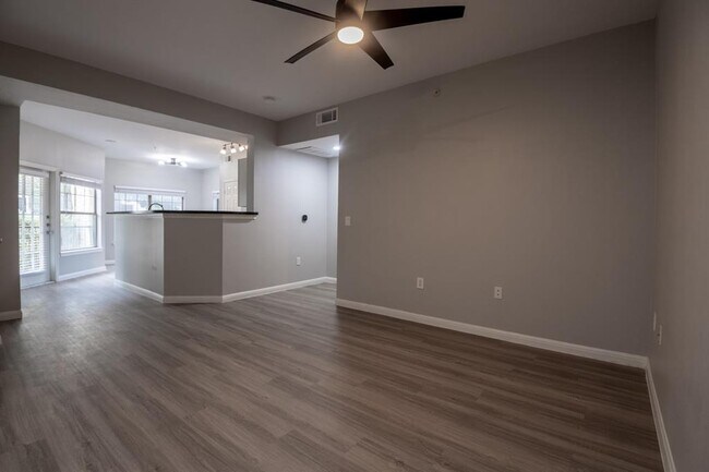 Building Photo - 2320 Gracy Farms Ln