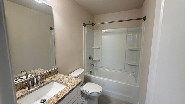 Building Photo - Townhouse in Lilburn