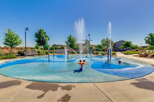 Building Photo - Beautiful 4 Bedroom Single Level Home Loca...