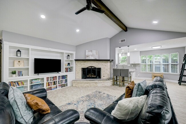 Building Photo - 10903 Hillcroft St