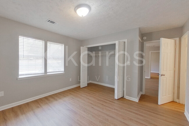 Building Photo - 401 Beaver Pointe Dr