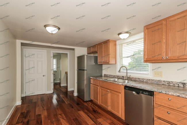 Building Photo - 3003 Ridgeview Dr