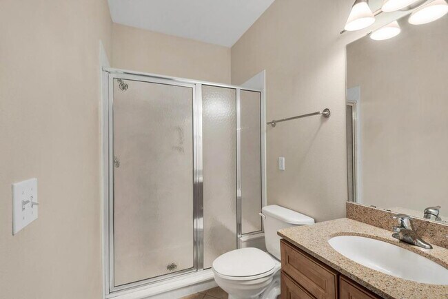 Building Photo - "Spacious 2-Bed Townhouse in Prime Fort Walton Beach Location"