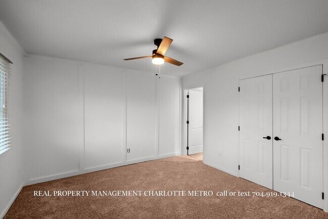 Building Photo - Charming HOME in Prime South Charlotte Location!