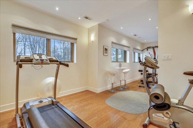 Building Photo - INCREDIBLE 6BR Home in Cabin John. Priced ...