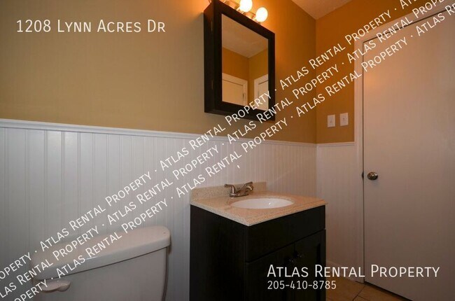 Building Photo - 1208 Lynn Acres Dr