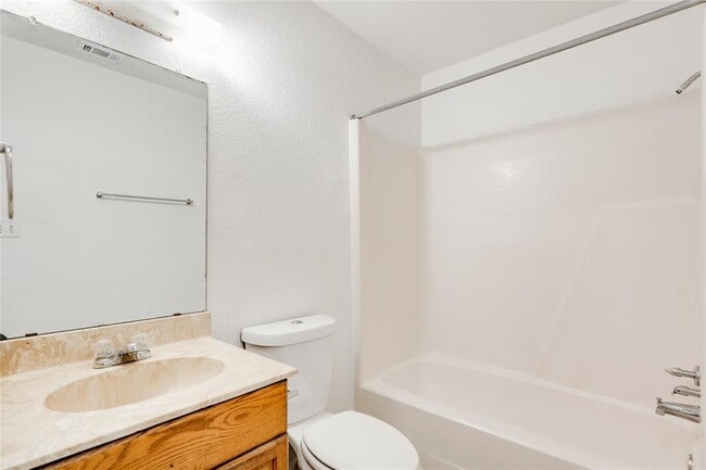 Building Photo - 5208 Bogey Ct