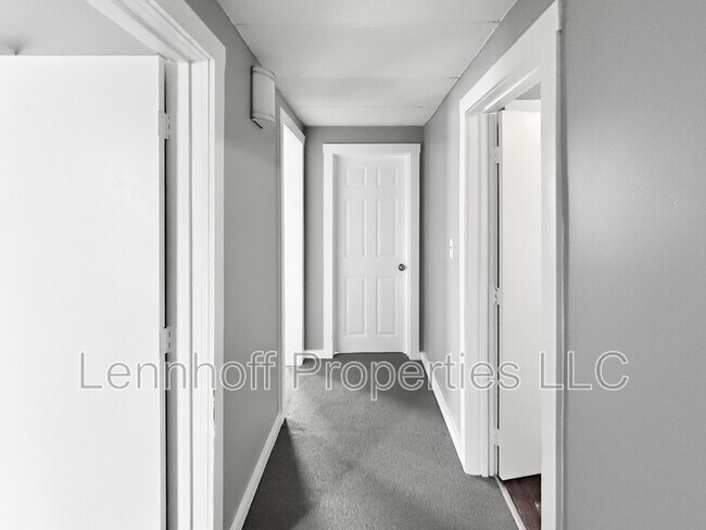 Building Photo - 142 Jewett St