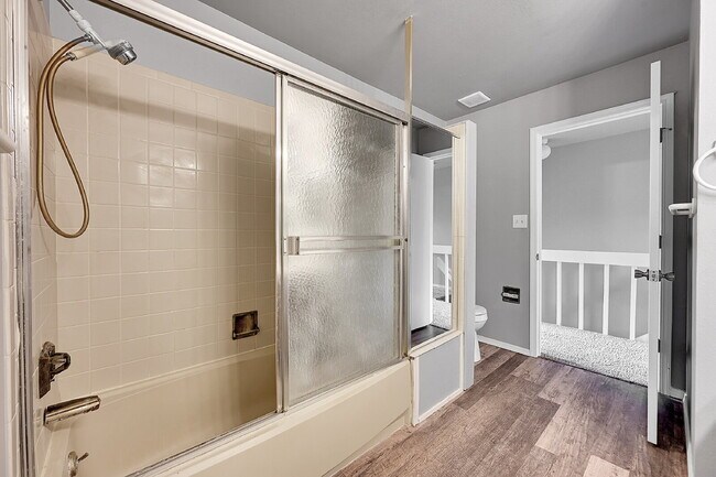 Building Photo - $1,995 - 3 Bed, 2.5 Bath Townhome in Color...