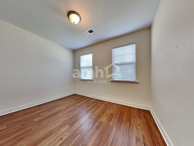 Building Photo - 5306 Dayan Dr