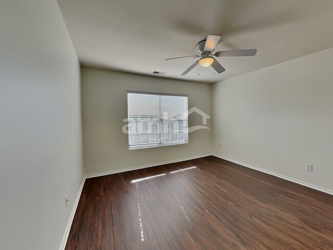 Building Photo - 1611 Rustic Arch Way