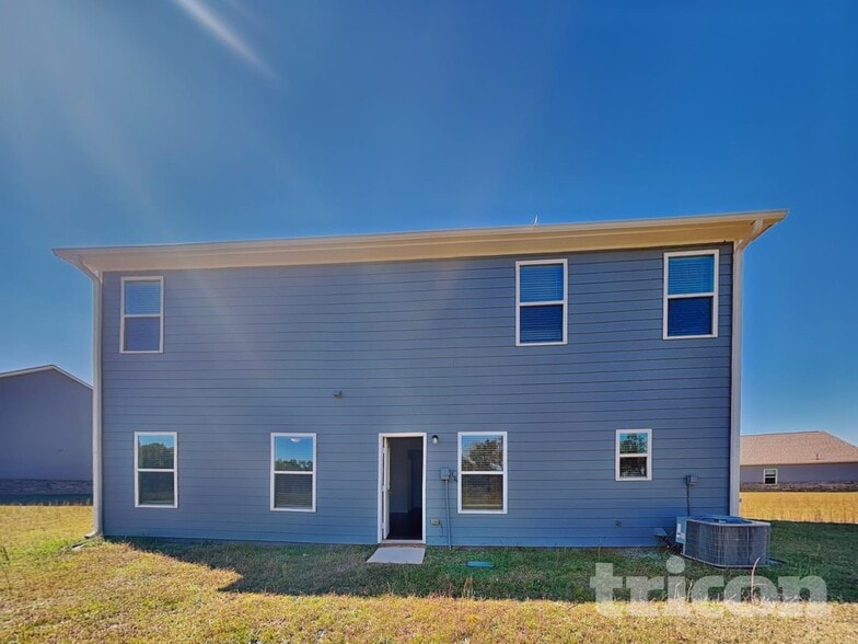 Building Photo - 1100 Amadas Dr