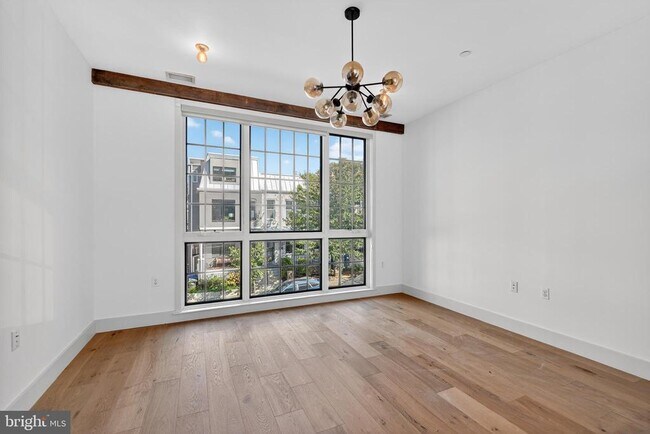 Building Photo - 774 Girard St NW