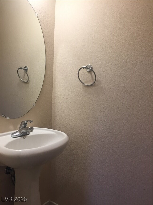 Building Photo - 668 Shadwell St