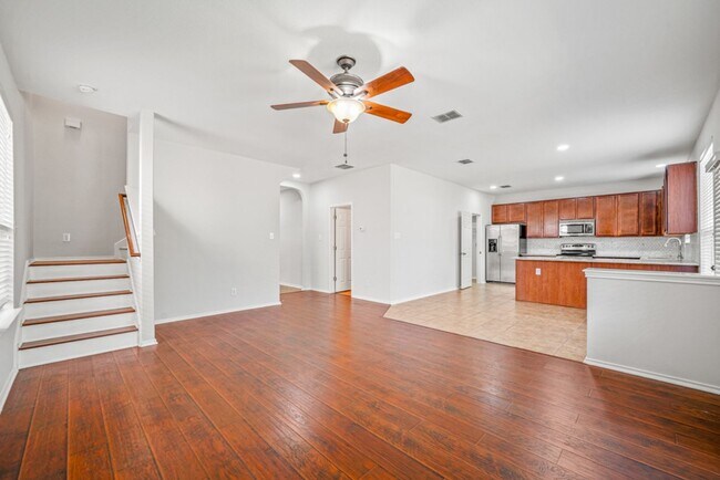 Building Photo - Alamo Ranch Rental!