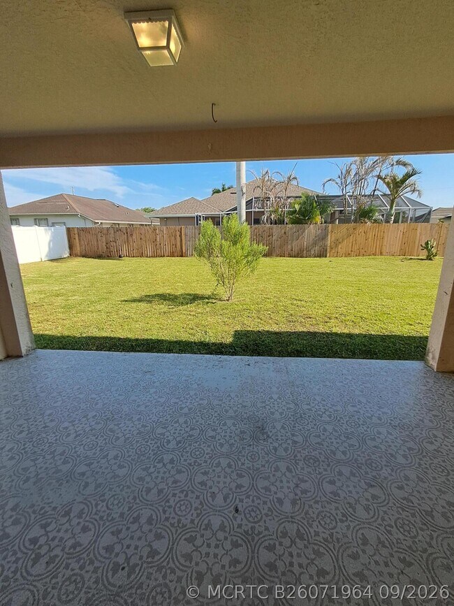 Building Photo - 2697 SW Altamira Ave