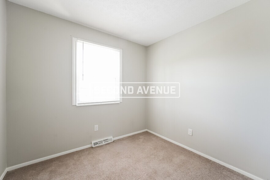 Building Photo - 204 Dolomite Dr