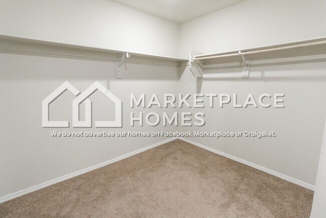 Building Photo - 3533 Wild Horse Rd NE