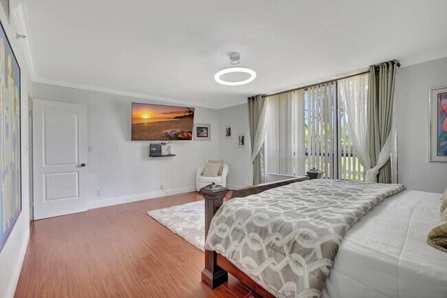 Building Photo - 7194 Promenade Dr