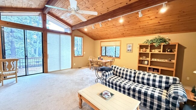 Building Photo - Full Time Rental On Crestview