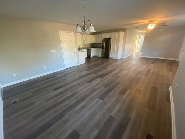 Building Photo - 234 Wilowen Dr