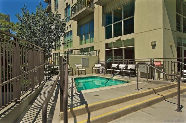 Jacuzzi - 1240 India St