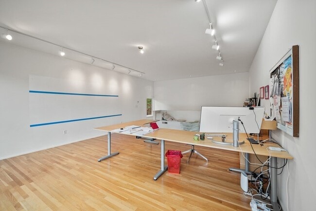 Building Photo - 35 Thornberry Rd