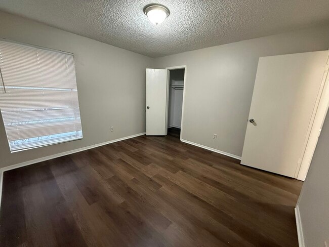 Building Photo - 201 High Meadows Blvd