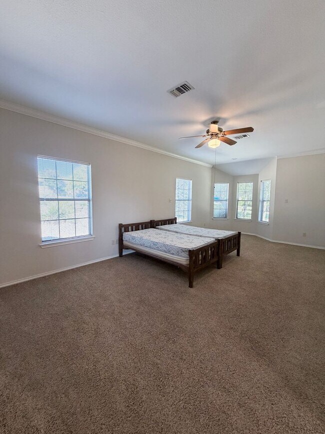 Building Photo - 6780 Braden Cir