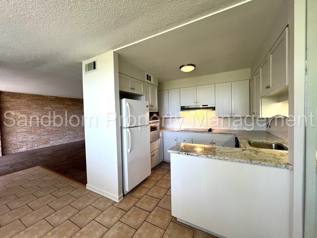 Building Photo - For Lease | Riverside Condo | Available Now!