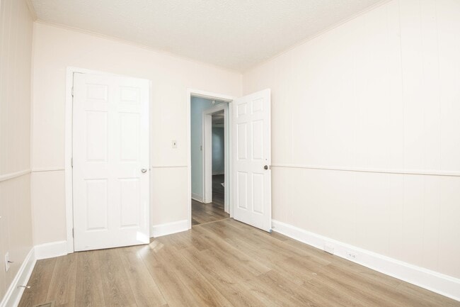 Building Photo - 1148 Baker Ave