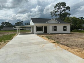 Building Photo - 3 Bed 2 Bath House