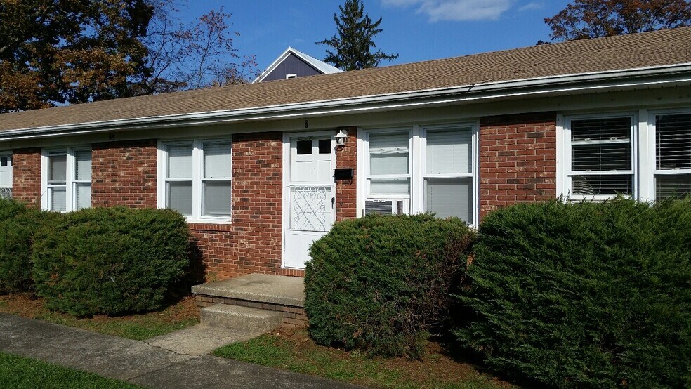 Building Photo - 55 Dunwell Ave