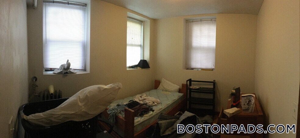 Building Photo - 115 St Stephen St