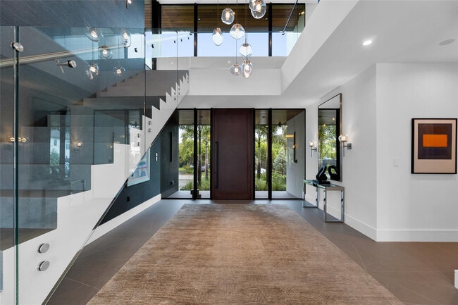 Building Photo - 1730 SE 13th St