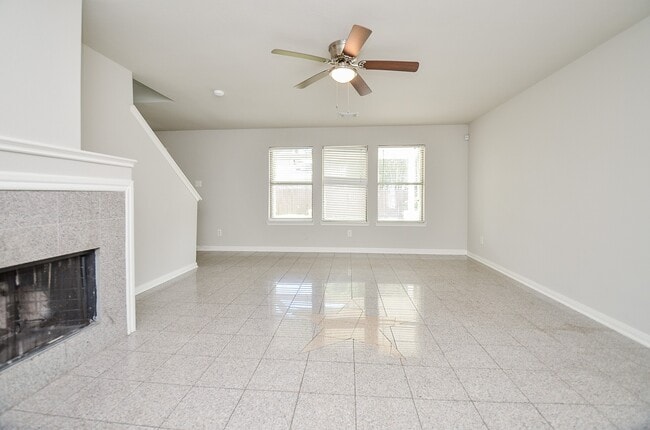 Building Photo - 13410 Cricklewood Creek Ln