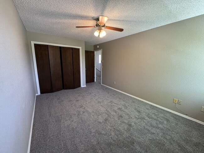 Building Photo - 3285 Canyon Dr