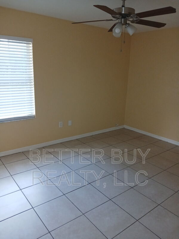 Building Photo - 66 Lindsay Dr