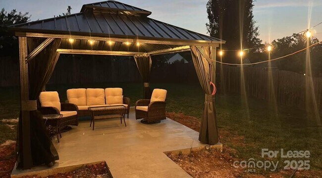 Building Photo - 10031 Goose Landing Dr