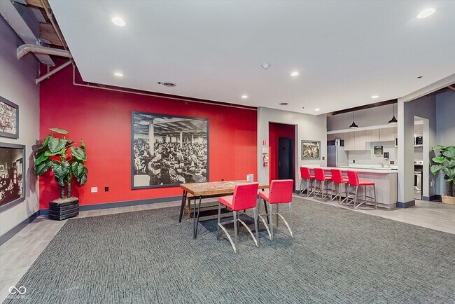 Building Photo - 430 N Park Ave
