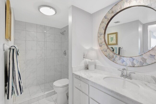 Building Photo - 5550 N Ocean Dr