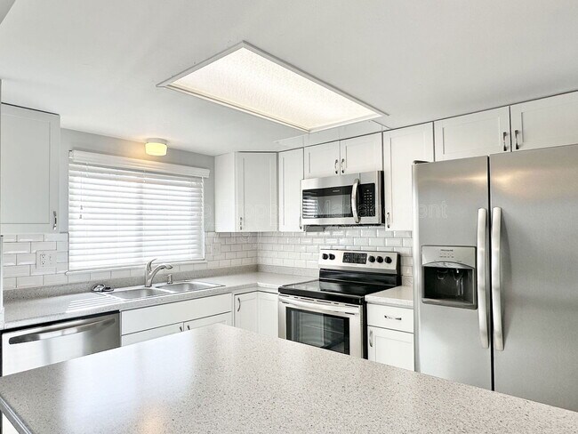 Building Photo - 3465 Kirkwood Dr