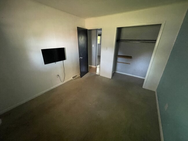 Building Photo - 221 Teel Rd