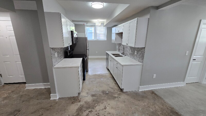 Building Photo - 1600 W 37th St