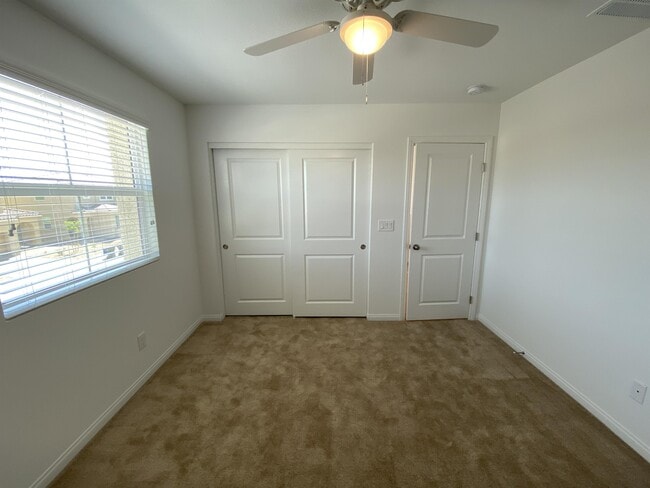 Building Photo - 2212 Stone Well Rd