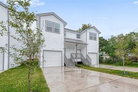 Building Photo - 2524 S Texas Ave