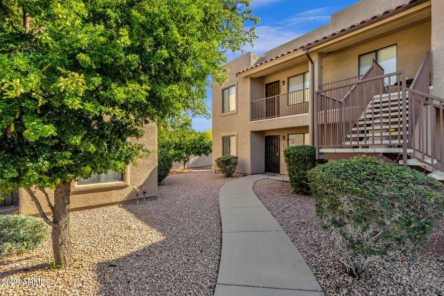 Building Photo - 13636 N Saguaro Blvd
