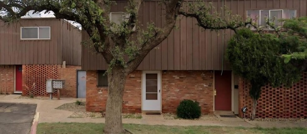 Building Photo - 3000 W Illinois Ave